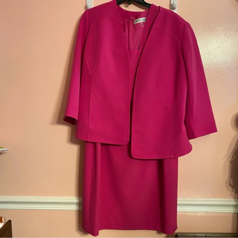 Hot Pink Dress Suit - Picture 3 of 7